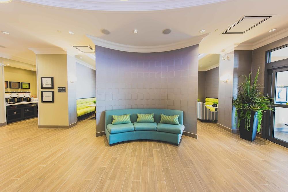 هامبتون إن آند سويتس باي هيلتون بولتون