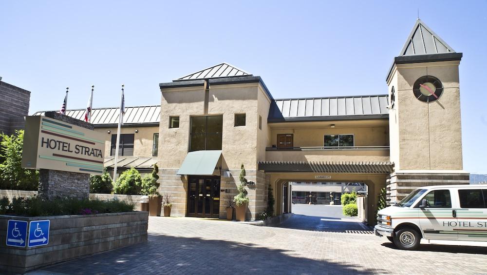 هوتل ستراتا المنطقة الخارجية