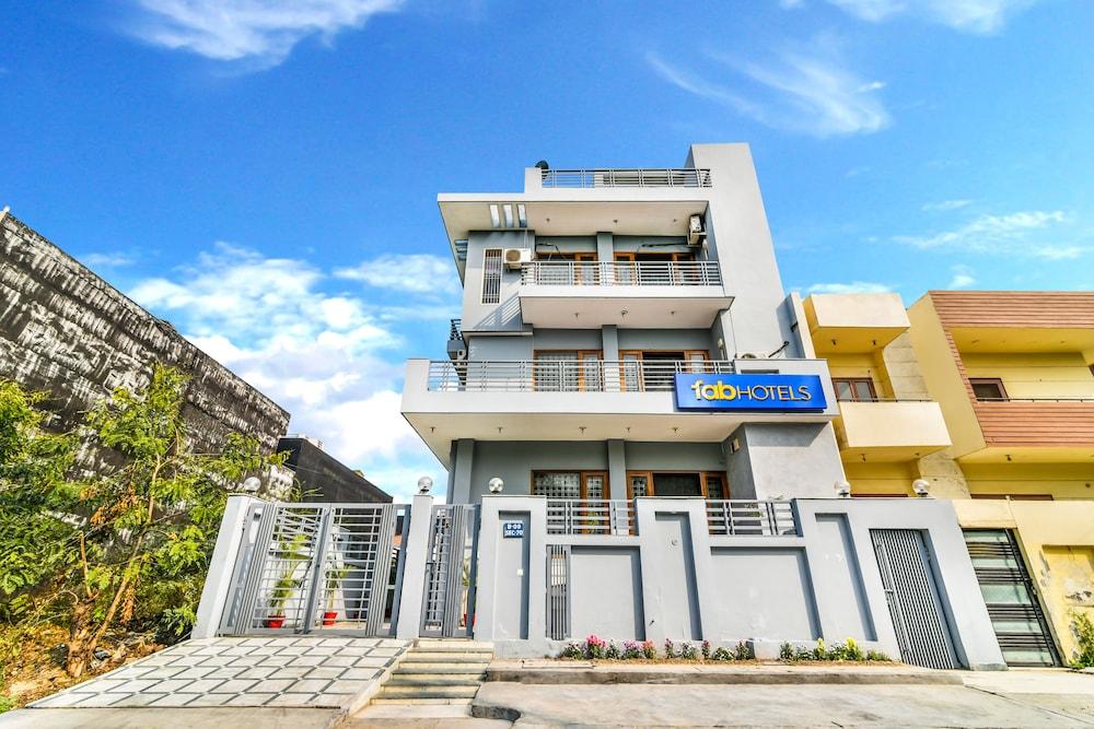 FabHotel Casa Meera Boutique