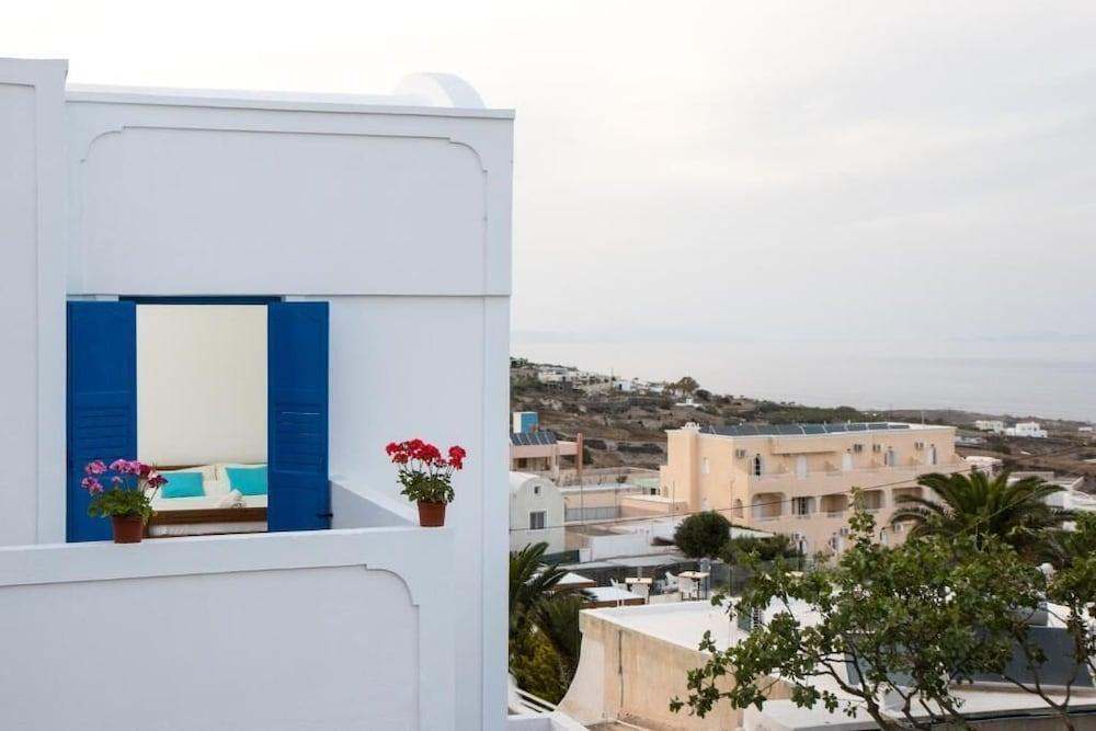 Downtown Fira Santorini Exterior