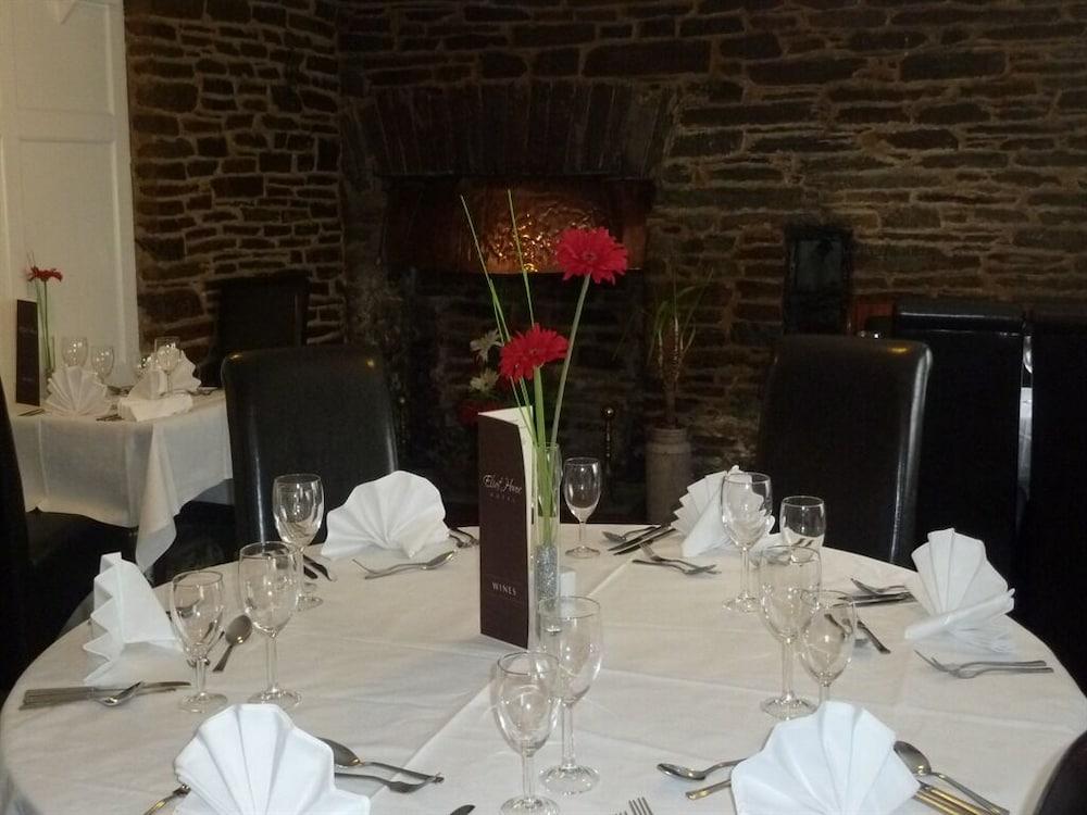 إليوت هاوس هوتل مطعم