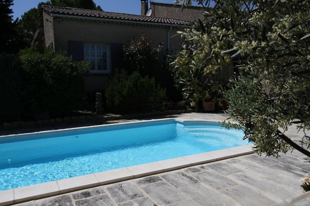 لو كلو دو لا فون - شامبر دوت حمام سباحة مكشوف