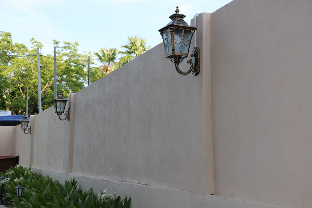 إيجل باي يهوتل المنطقة المحيطة بالمنشأة