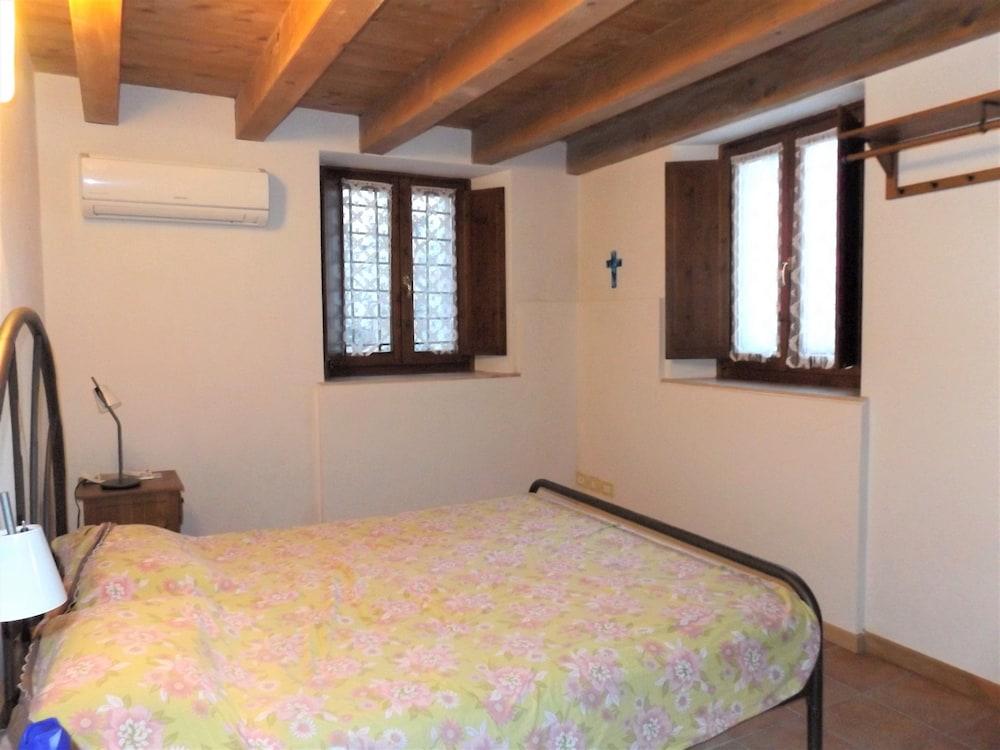 كاسا كانيفيني جاردا غرفة