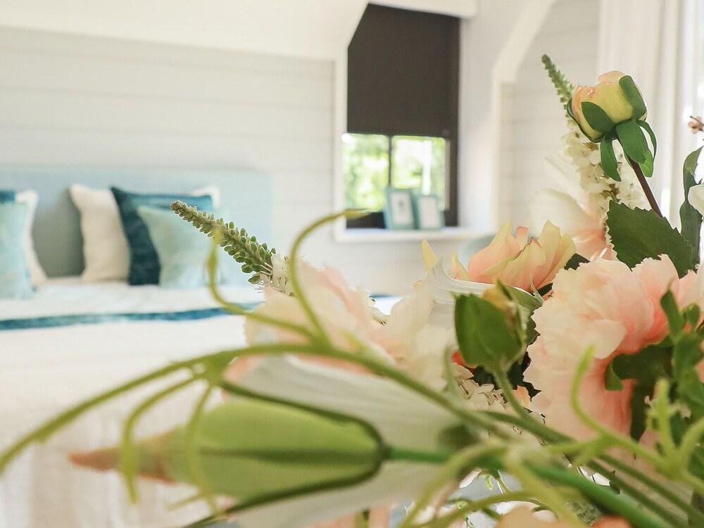 تشارمينج هوليداي هوم إن لويك وذ تيريس