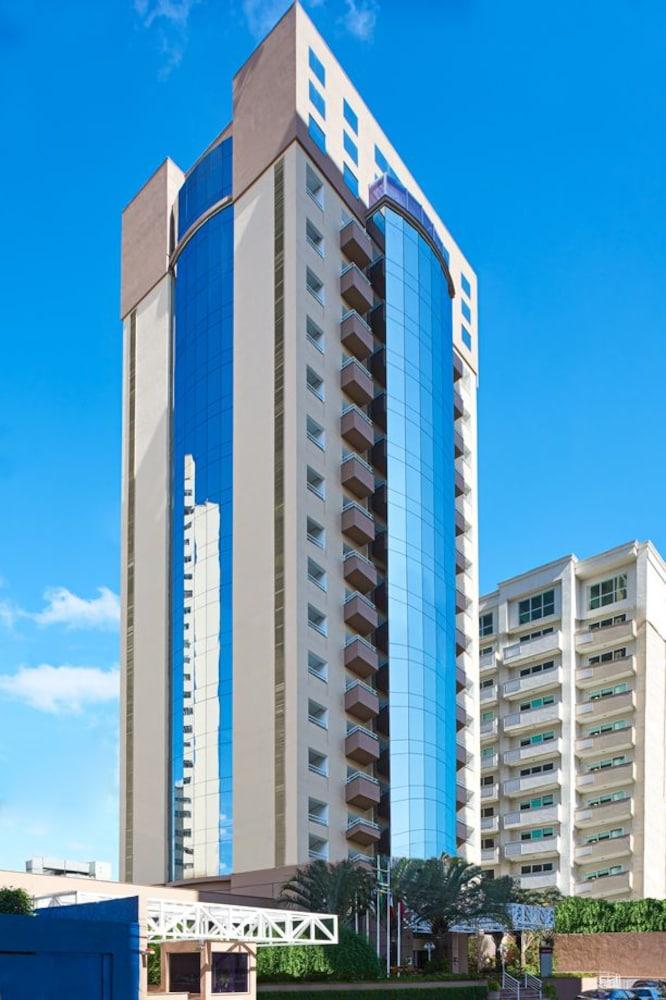 ميركيور ساو باولو جيناسيو إبيرابويرا المنطقة الخارجية
