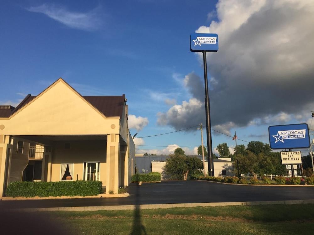 أميريكاز بيست فاليو إن مانشيستر، تينيسي المنطقة الخارجية