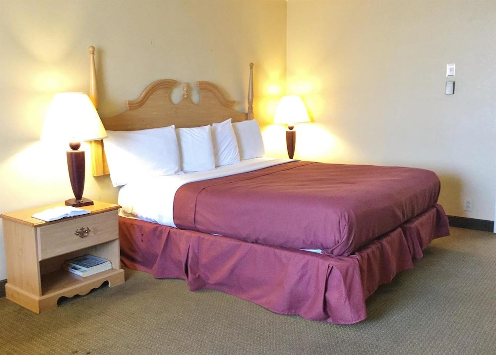 Americas Best Value Inn & Suites-Conway
