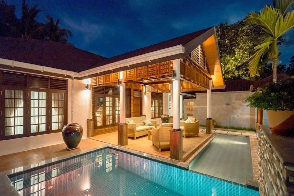 Alafehi Retreat Luxury Villas with Pool Access Outdoor Pool