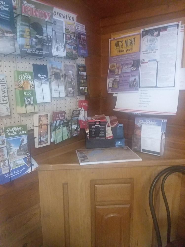 سوبر 8 باي ويندام ووترتاون