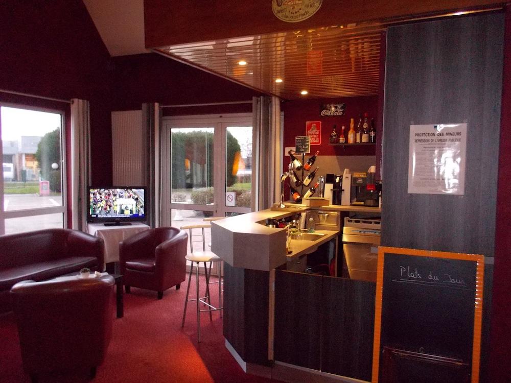 أوتل لو بافيلون دو روين منطقة الاستقبال