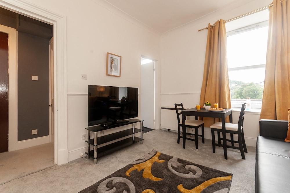 Hebridean Way Living Area