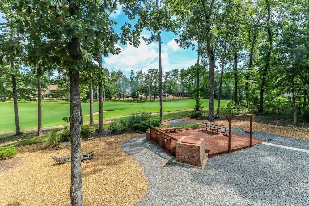 Golfview Home With Spacious Picnic Area - Unit 0944 by Redawning Featured Image