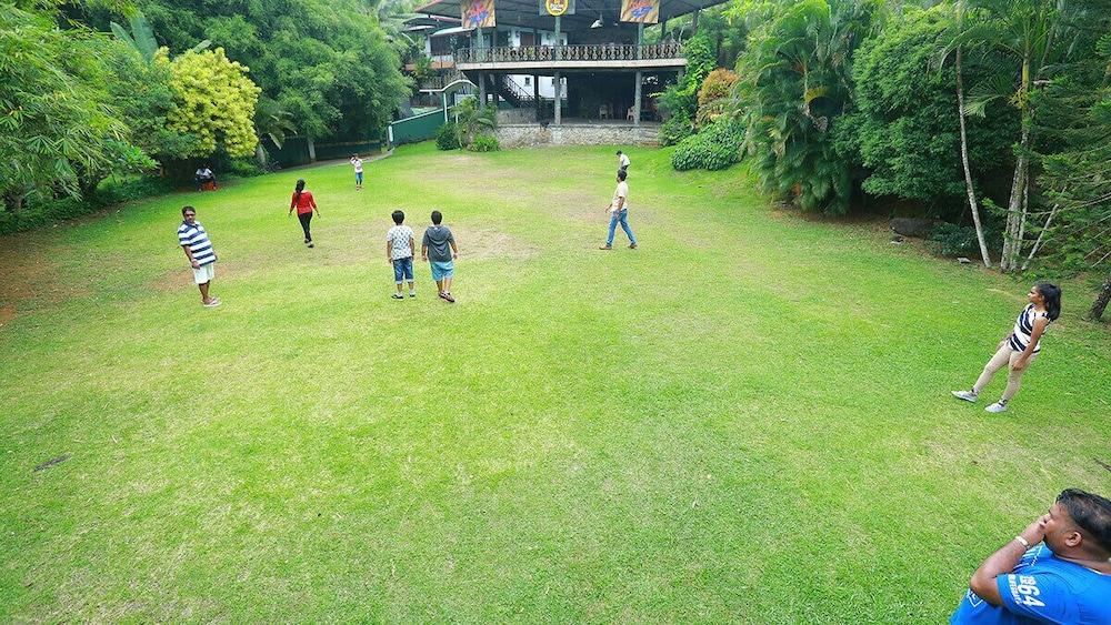 ثيفني هوليداي ريزورت المنطقة الخارجية