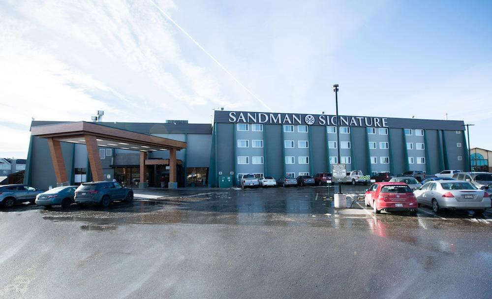Sandman Signature Lethbridge Lodge Exterior