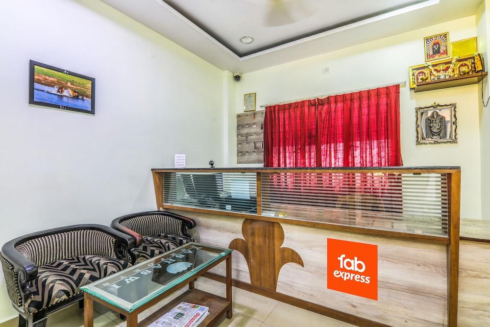 FabHotel Yashaswi Comforts Reception
