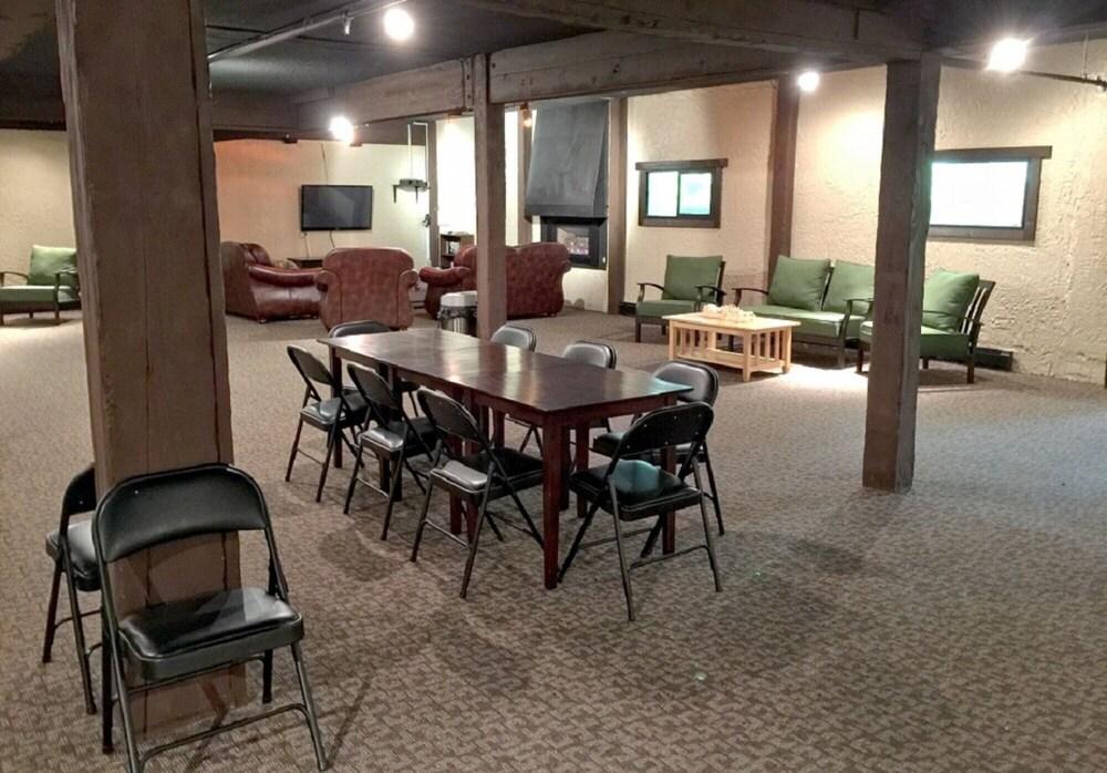 Mt Baker Lodging Cabin 77 - Sleeps 6 Room