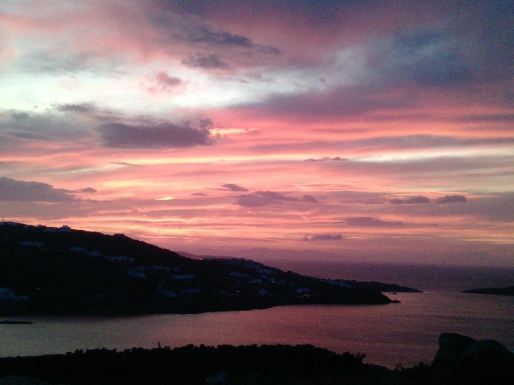 Tharroe of Mykonos Exterior