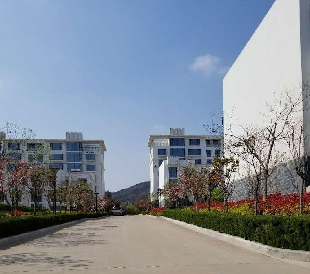 Rizhao M&S Aparthotel Property Grounds