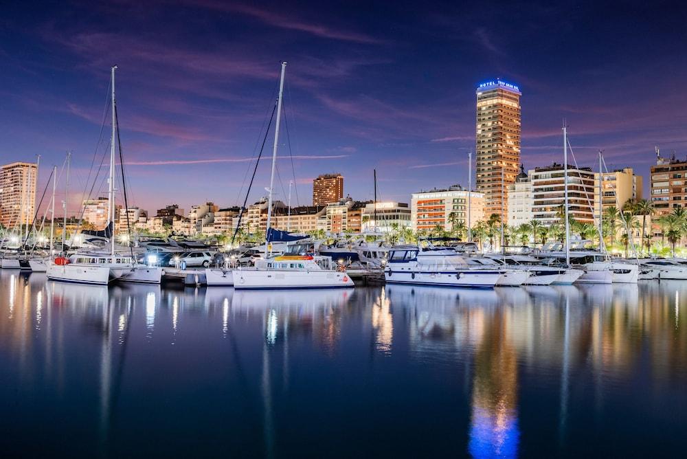 هوتل أليكانتي جران سول، أفليشياتد باي ميليا المنطقة الخارجية