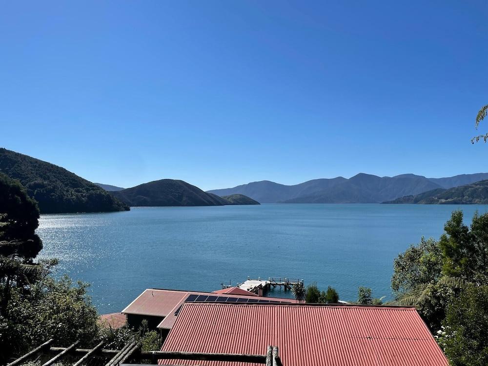 The Lodge At Te Rawa - Boat Access Only Featured Image