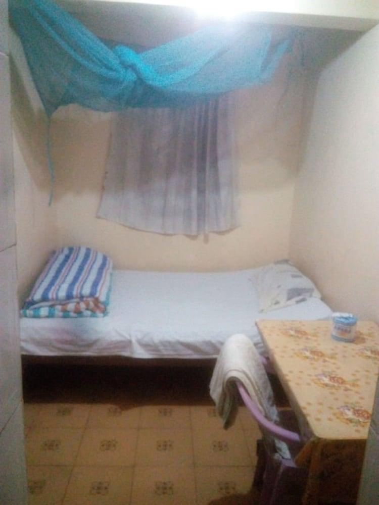 نيبز جيست رومز غرفة