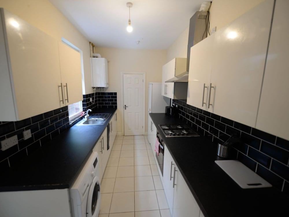 Comfortable Home in Coventry Near Coventry University Interior Detail