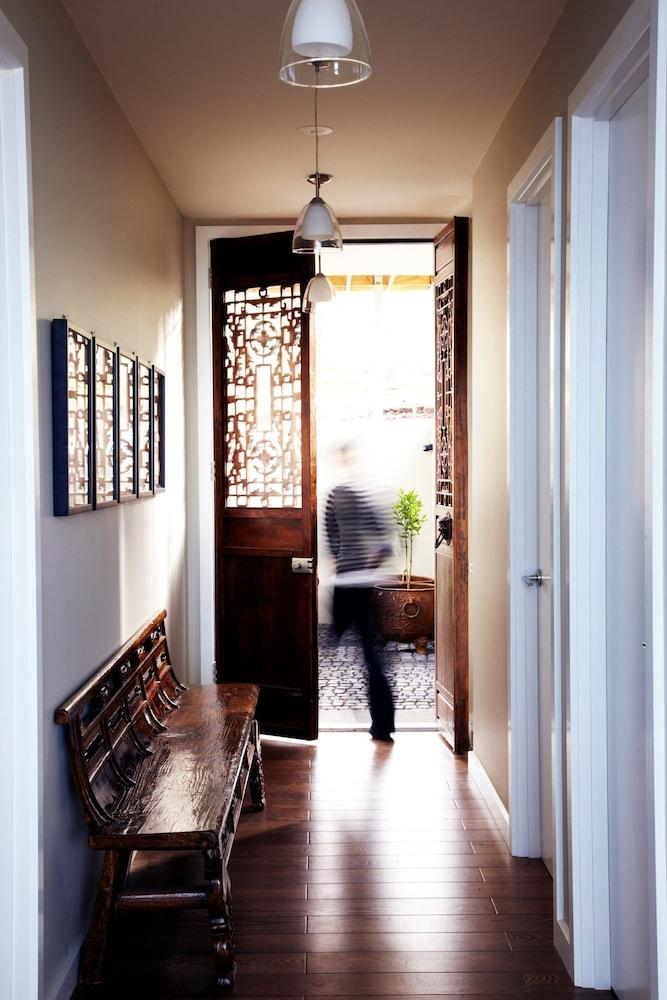 Dragonfly Lodge Interior