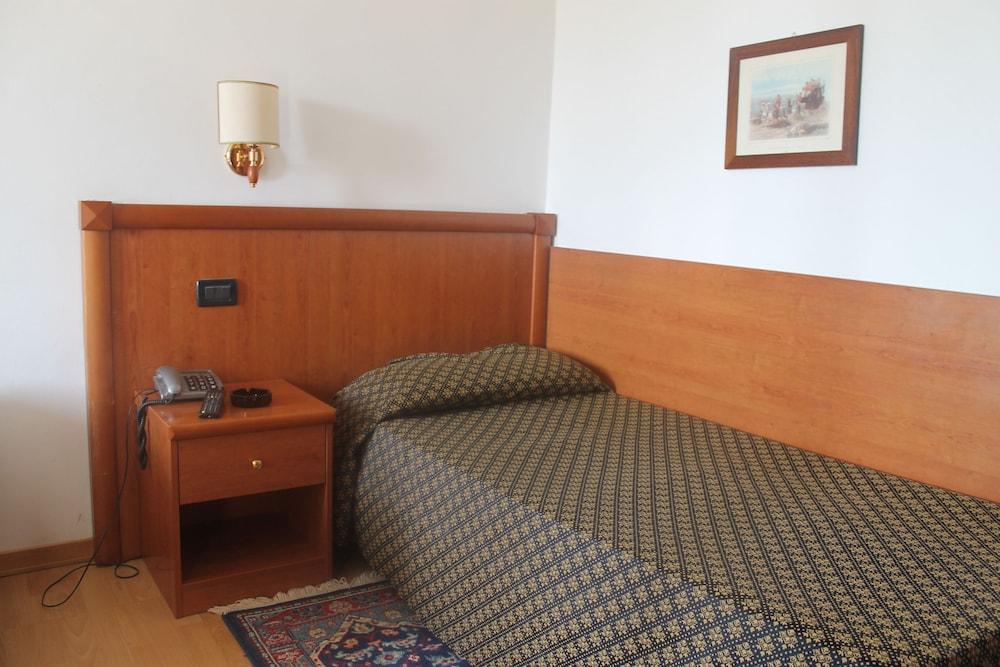 Albergo Vittoria Room