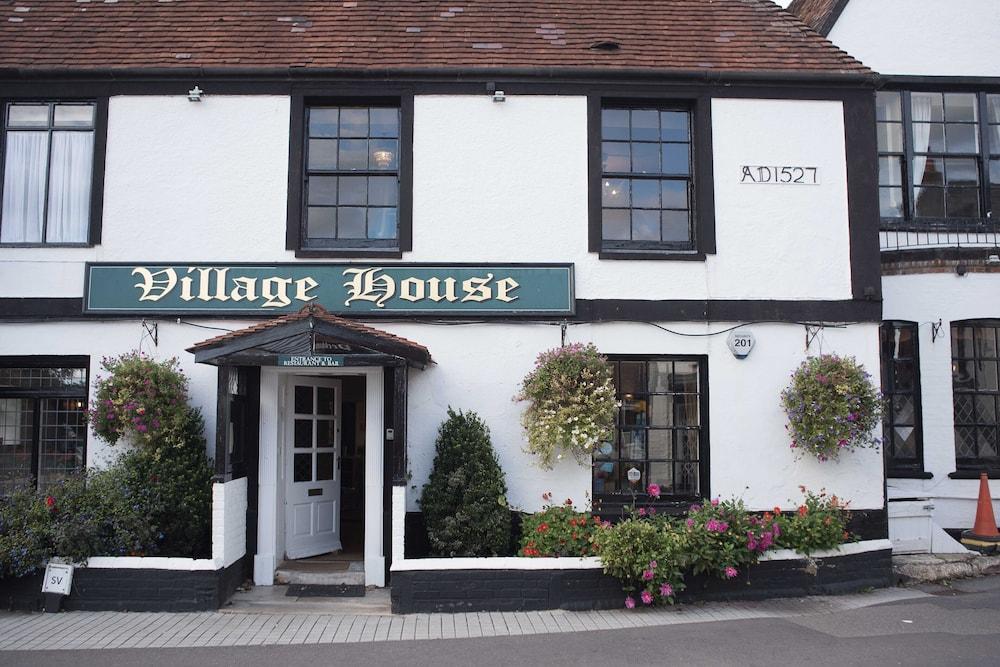 فيليدج هاوس كوتشينج إن المنطقة الخارجية