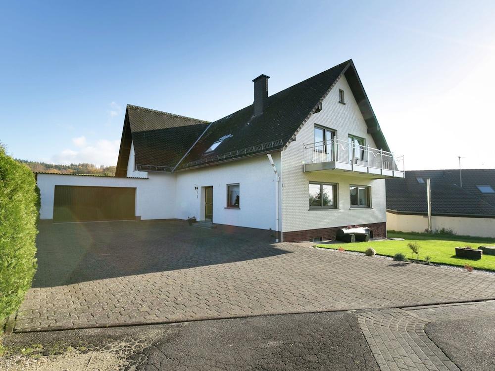 كوزي هوليداي هوم إن ذا هانسرتك