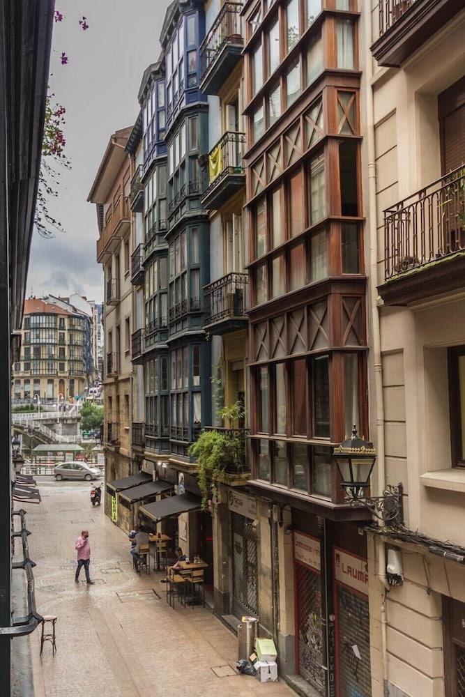 Casa Txema Exterior detail