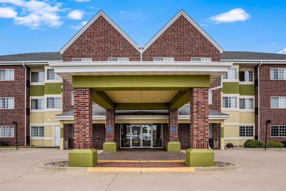 MainStay Suites Cedar Rapids North - Marion Exterior
