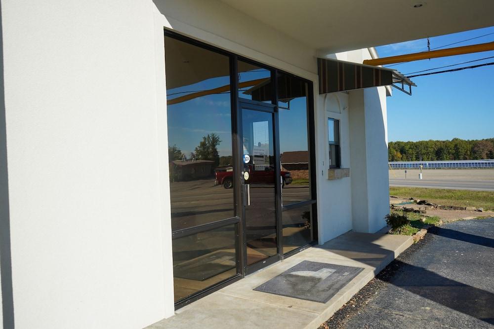 صنسيت إن كلاركزفيل المنطقة الخارجية