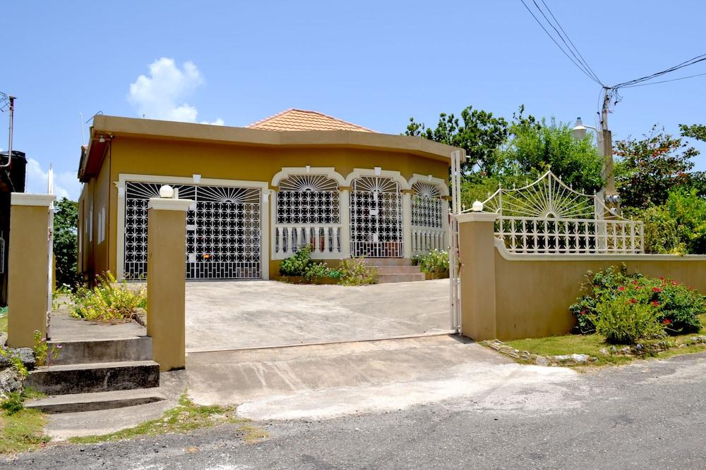 كوزي لوكال إن المنطقة الخارجية