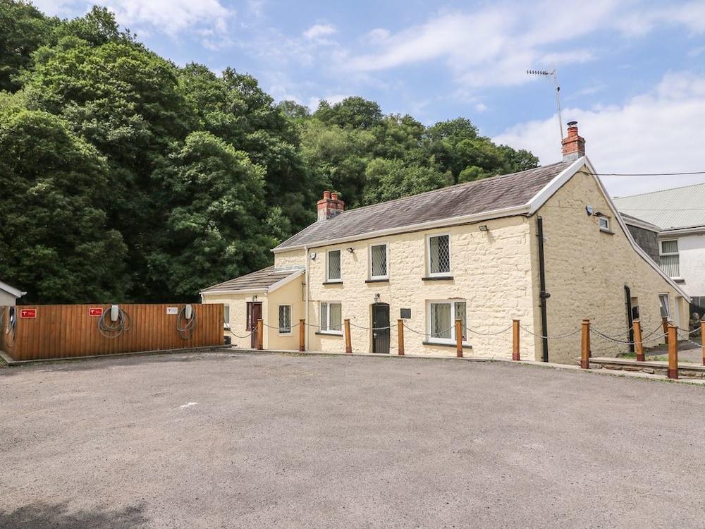 أولد تريديجار آرمز