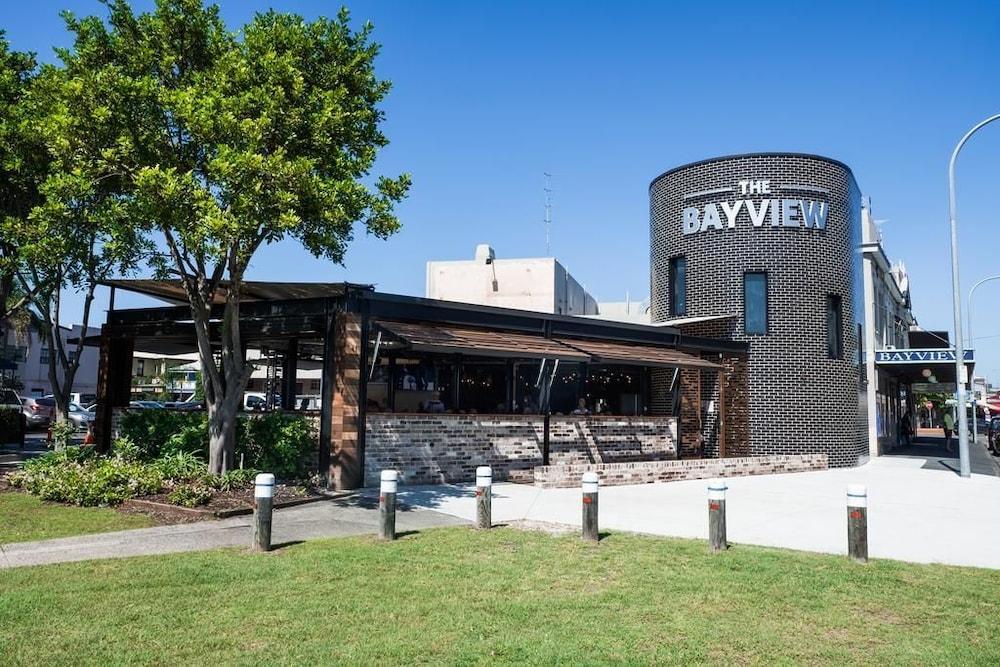 ذا باي فيو هوتل ووي ووي