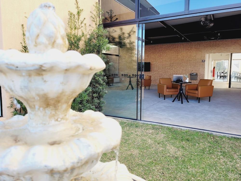 بيندا بالاس هوتل منطقة الجلوس في الردهة