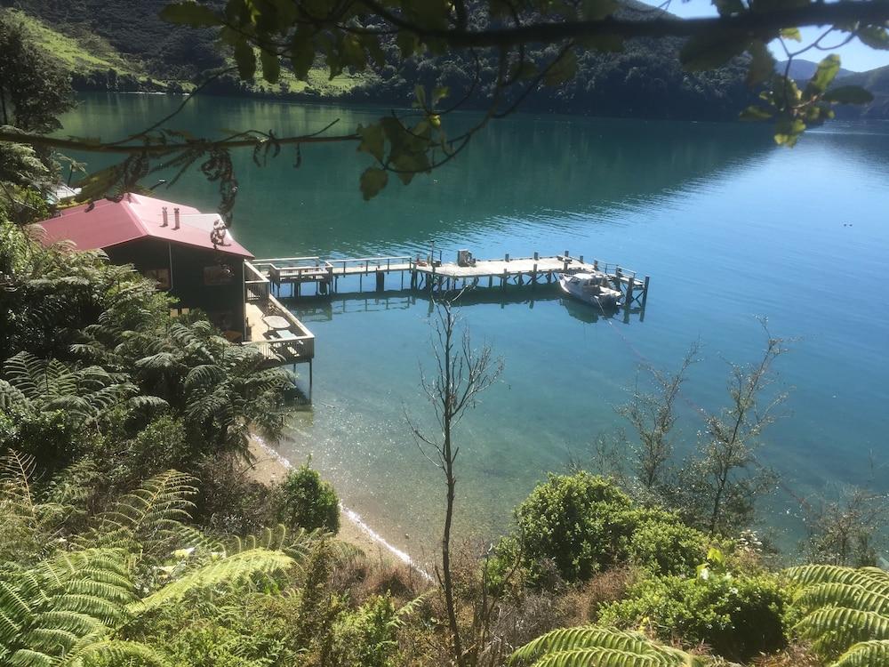 The Lodge At Te Rawa - Boat Access Only Property Grounds