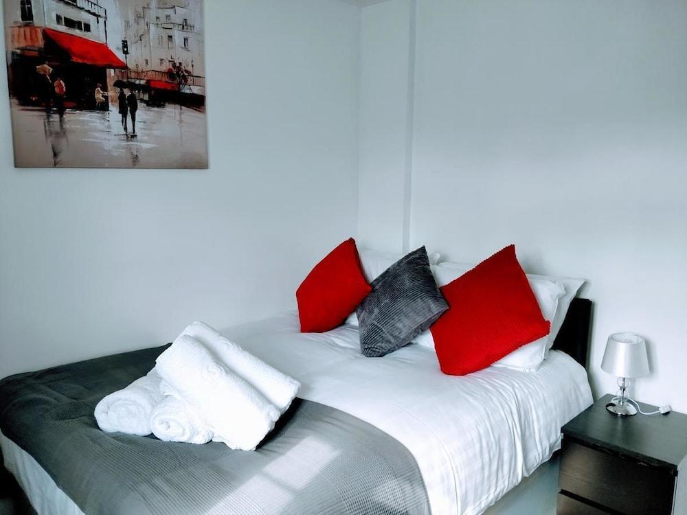Walter Place Room