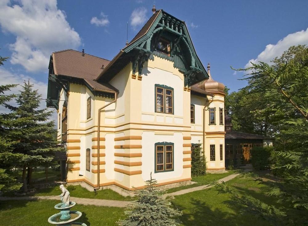Zámok u Grófa Featured Image
