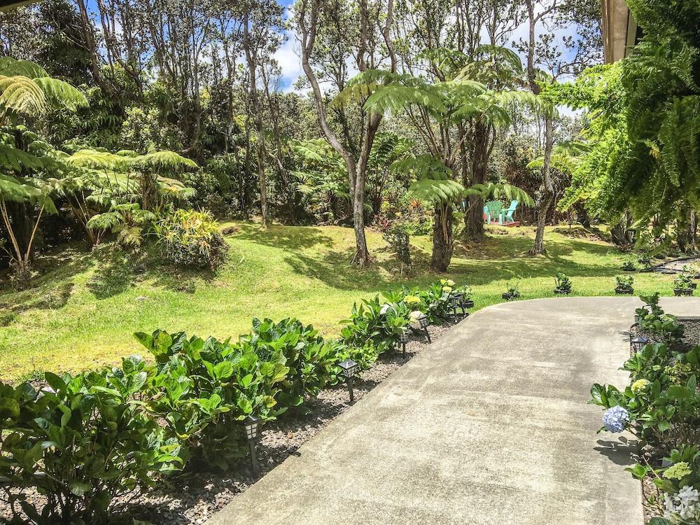 Crème De La Crème Property Grounds