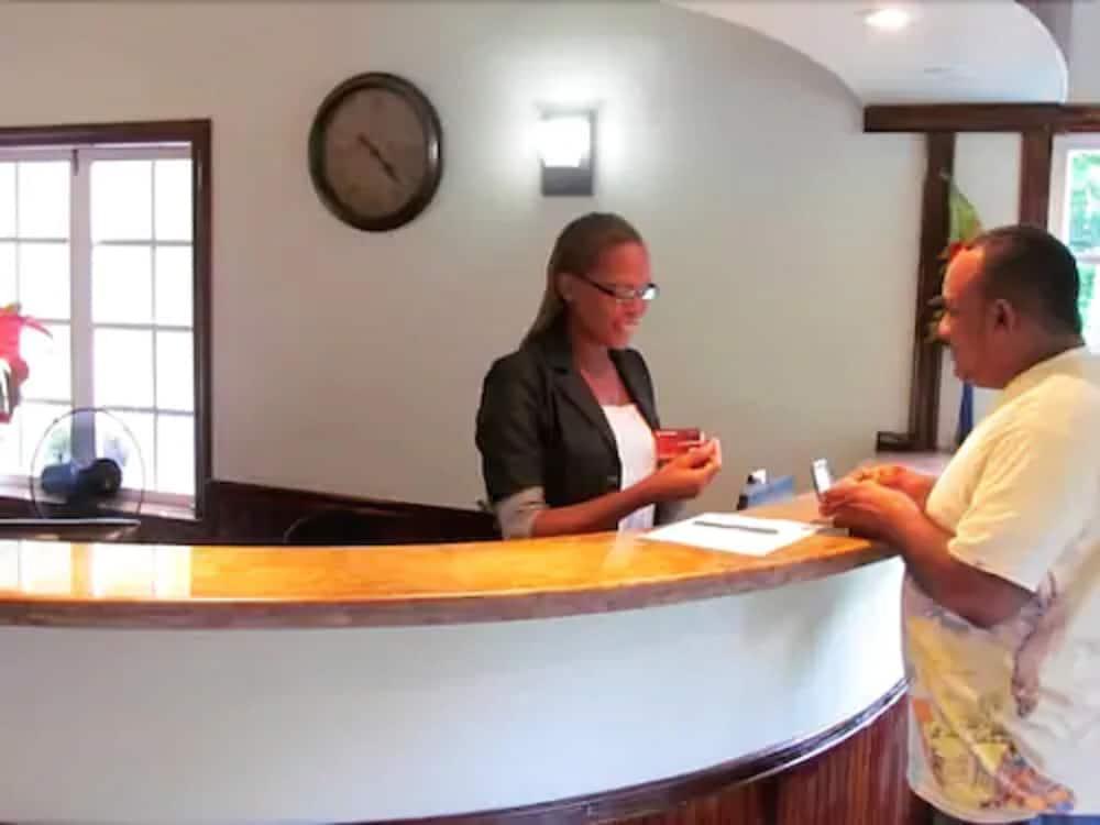 تروبيكال لاجون ريزورت