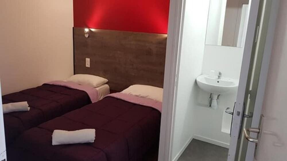 Fast Hotel Brie- Comte-Robert Room