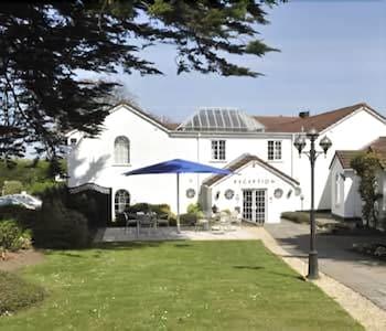 يوفيل كورت هوتل