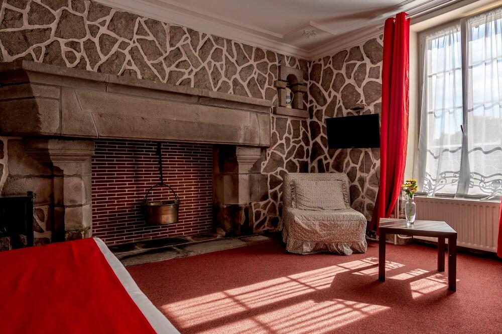 Logis Auberge de Kerveoc'h Room