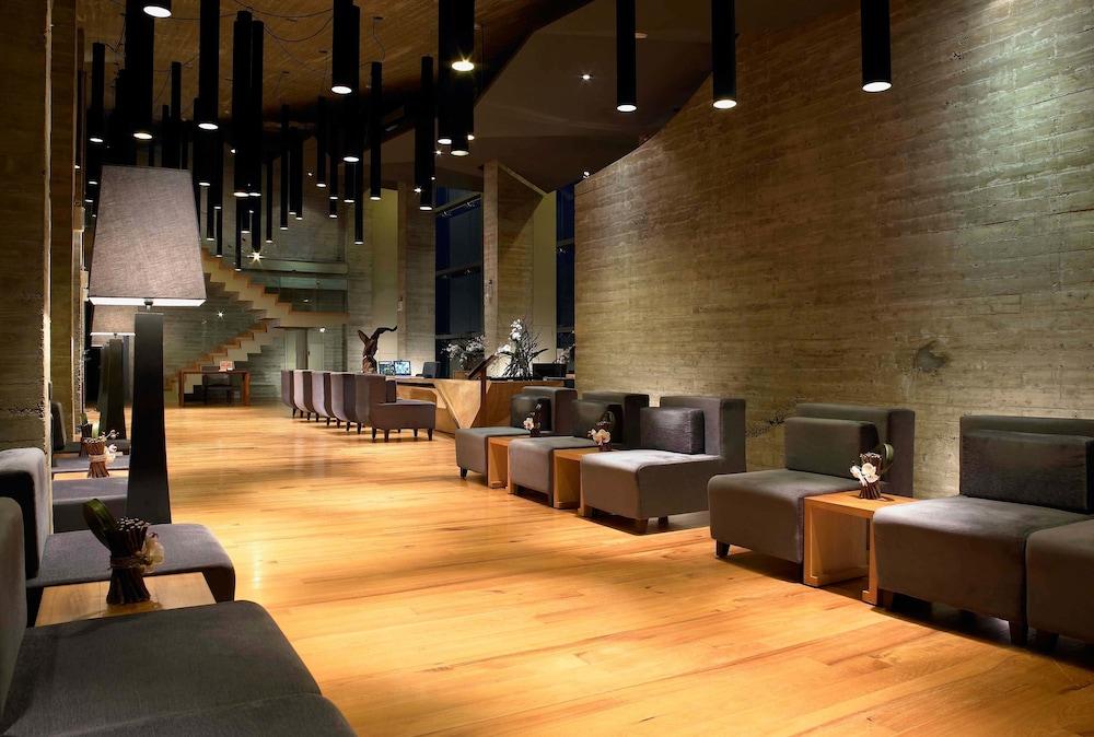 Onsen Papawaqa Lobby Sitting Area