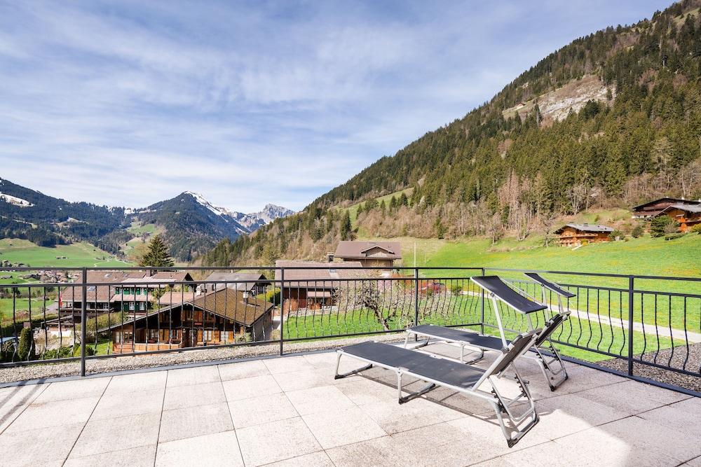 Alpine Apartment With Stunning Views