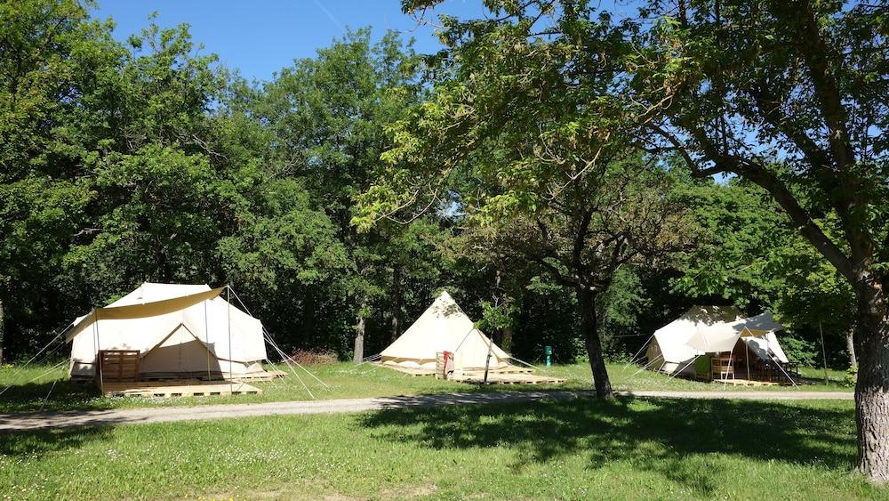 Tentes Lodges Atypik Nomad Property Grounds