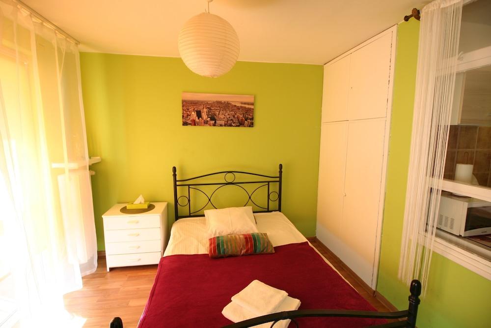 Apartamenty Varsovie Twarda Featured Image